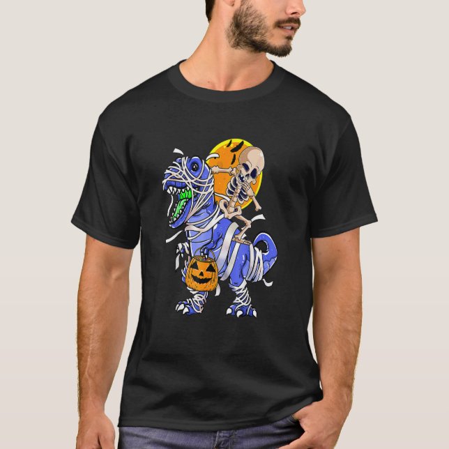 Skeleton Riding Mummy Dinosaur T rex Halloween Rol Shirt (Framsida)
