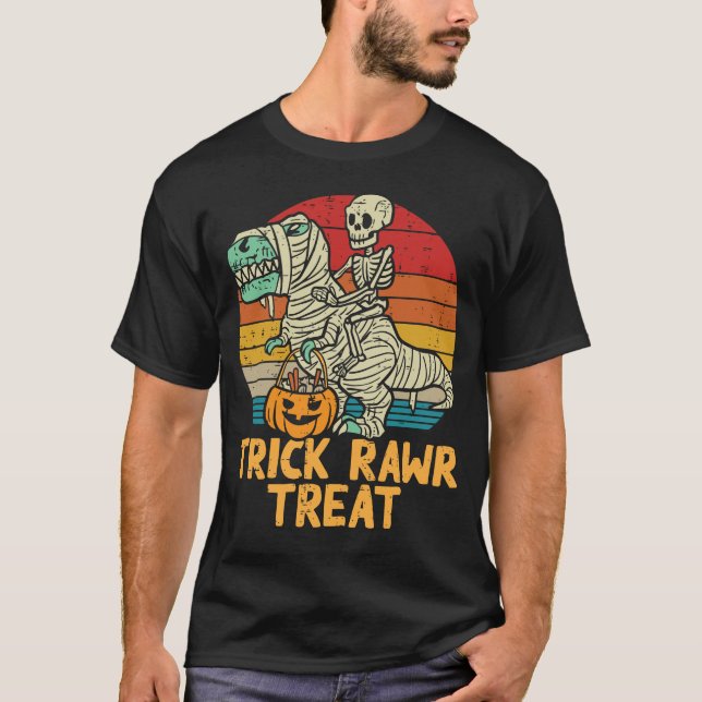 Skeleton Riding Mummy Dinosaur T Rex Shirt (Framsida)