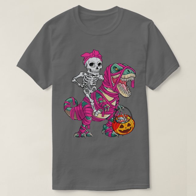 Skeleton Riding Mummy Dinosaur Tre Halloween Pumpk T Shirt (Design framsida)