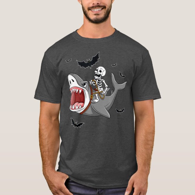 Skeleton Riding Shark Funny Halloween Boys Girls T Shirt (Framsida)