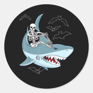 Skeleton Riding Shark Funny Halloween-presentation Runt Klistermärke