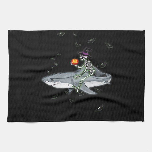 Skeleton Riding Shark - Funny Halloween Shark Gift Kökshandduk (Horisontell)