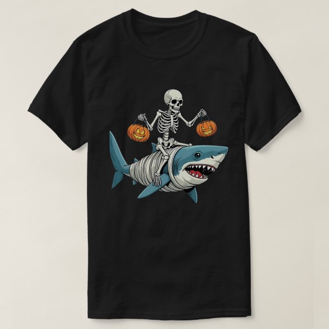 Skeleton Riding Shark Mummy Funny Halloween T Shirt (Design framsida)