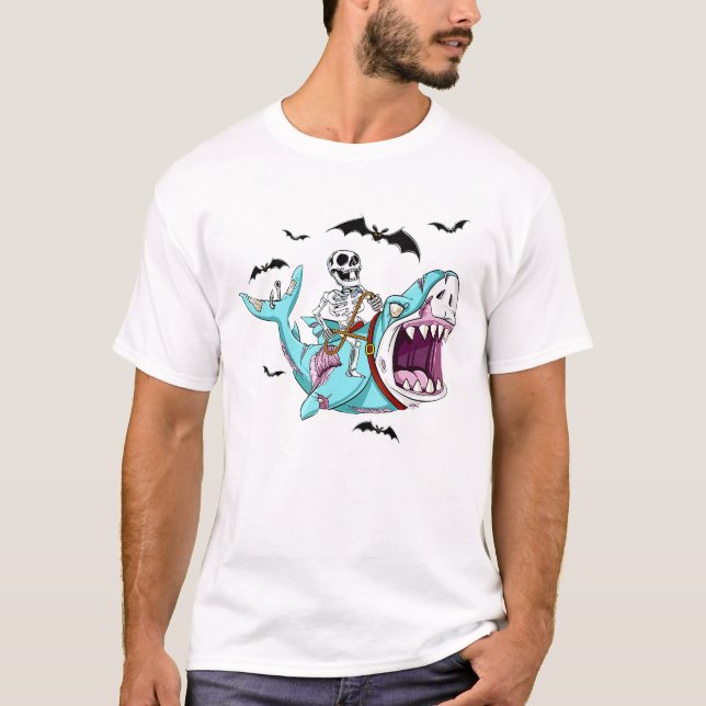 Skeleton Riding Zombie Shark Funny Halloween Gift T Shirt (Framsida)