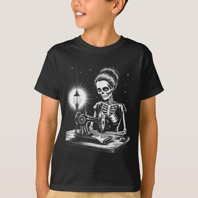 Skeleton Sewer Quilter Funny Sewing Älskare Hallow T Shirt (Framsida)