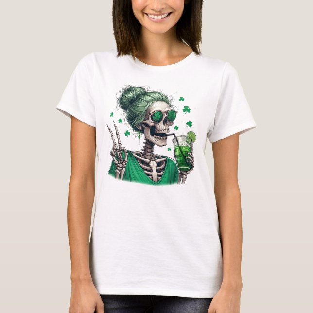 Skeleton Shamrock Sip T Shirt (Framsida)