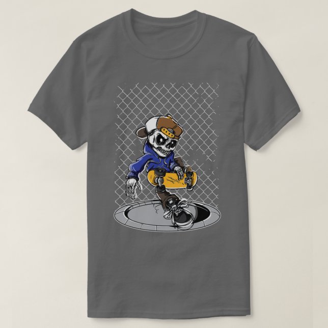 Skeleton Skateboard Fence Manhål T Shirt (Design framsida)