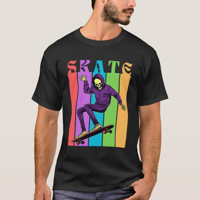 Skeleton Skateboarder rider Retro Vibe av Kung T Shirt (Framsida)