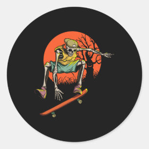 Skeleton Skater i Halloween med Skateboard Runt Klistermärke