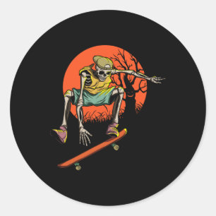 Skeleton Skater i Halloween med Skateboard Runt Klistermärke