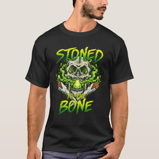 Skeleton Smoking Ogräs stenad till Bone Halloween T Shirt (Framsida)
