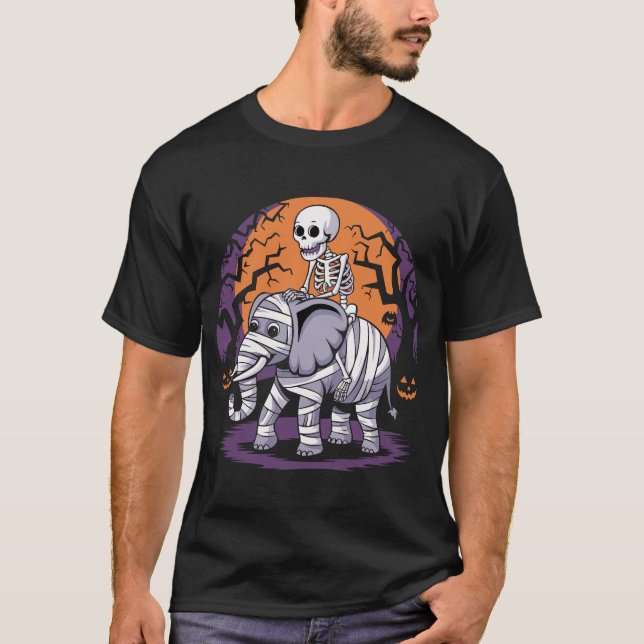 Skeleton som rider en elefanthalloween t shirt (Framsida)