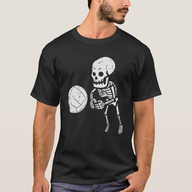 Skeleton spelar volleyball Funny Halloween T Shirt (Framsida)