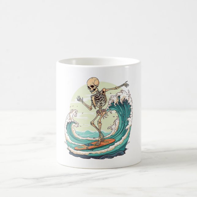 Skeleton Surfing the Vågar Kaffemugg (Center)