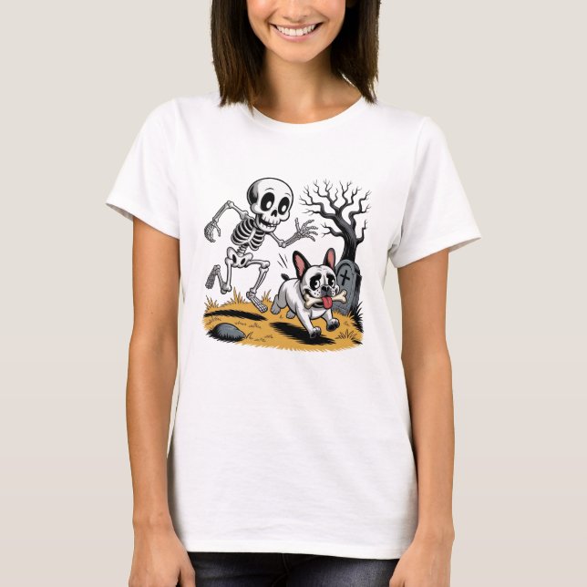 Skeleton vs French Bulldog – Funny Halloween Chase T Shirt (Framsida)
