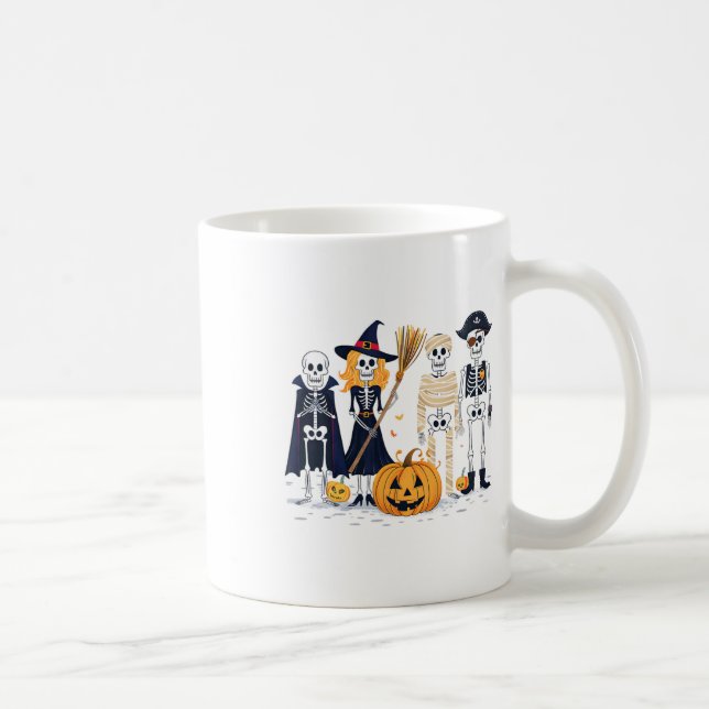 Skeletoner och vänner i kostymer faller under säso kaffemugg (Höger)