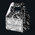 Skeletoner på Black Halloween Presentaskar<br><div class="desc">Skeletoner på en svart bakgrund och ditt meddelande i chicens text på framsidan,  du får roligt med gable party-favoritrutor för Halloween fest,  bröllop och mer. MATCHING-objekt i vår butik.</div>