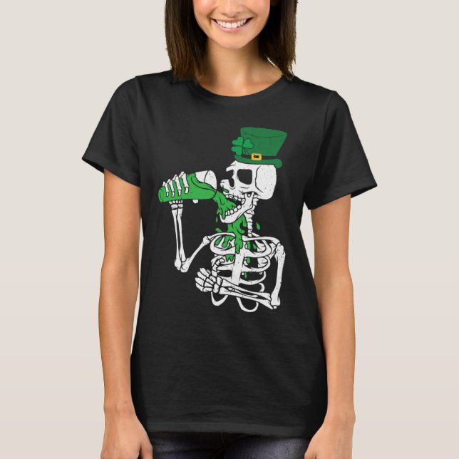 Skeletons Leprechaun Drinking Beer St Patrick s Da T Shirt (Framsida)