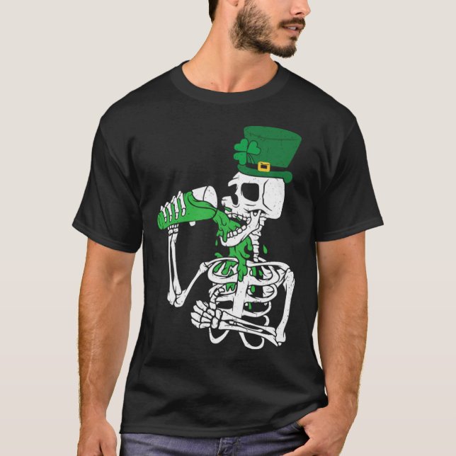 Skeletons Leprechaun Drinking Beer St Patrick s Da T Shirt (Framsida)