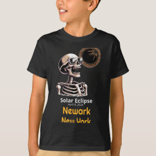 Skelett solförmörkelse Newarknew York Illustration T Shirt