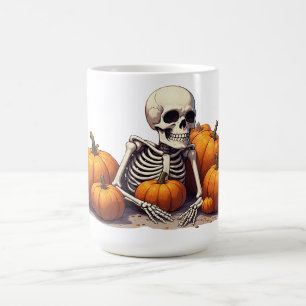Skelett som slappnar av i pumpafält Halloween 🎃 Kaffemugg