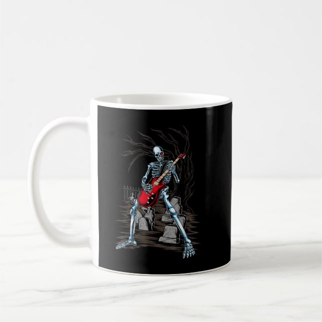 Skelett som spelar elgitarr akustisk Halloween Kaffemugg (Vänster)