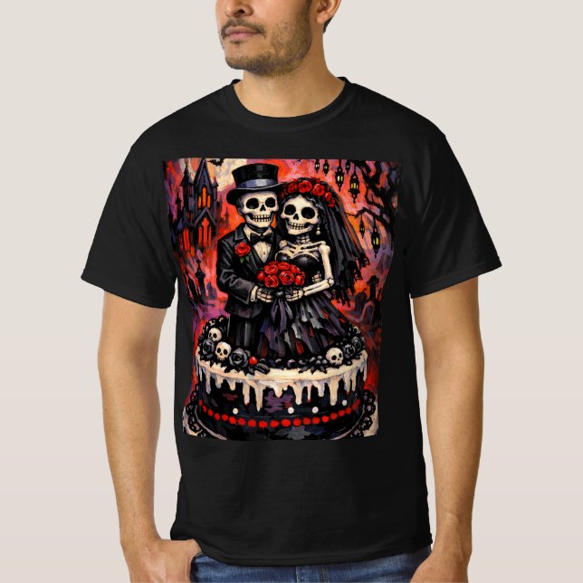 Skelettbröllop, gotiska älskande omfamnar varandra t shirt (Framsida)