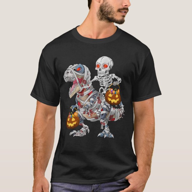 Skelettdriven Zombie Mummy Dinosaur Halloween T Shirt (Framsida)
