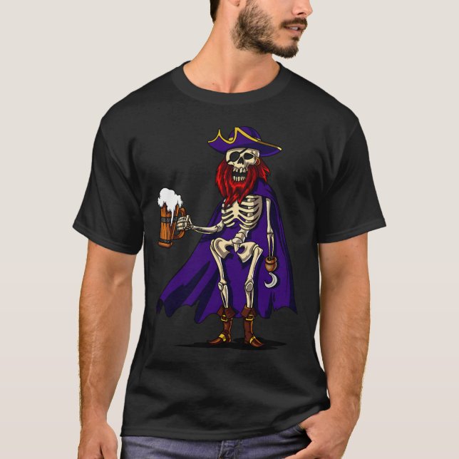 Skelettpirat dricker öl t shirt (Framsida)