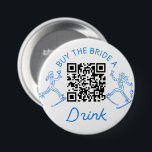 Ski Bachelorette Party Buy A Drink Knapp<br><div class="desc">Se till att bruden inte behöver betala för en enda dryck när du köper de här knapparna med QR-kod för var och en av dina deltagare i bachelorette-partiet! Om du planerar en vinterbachelorette-flykting är Après Ski party-plaggen perfektens tillskott för att göra helg extra speciell! Varje biet ger en lekfull, festlig...</div>
