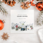Ski Bachelorette Watercolor Gondola & Cabin Pappersservett<br><div class="desc">Ta med en alpina charm till firande med de här Ski Bachelorette Watercolor Gondola och Cabin Napkins. Med en vit snöbergscen som är komplett med en gondola, mysigt hytt, skidor och ett chic martinistiskt glas är dessa blöjor perfekter för après-ski party, bergsbröllop eller vinterbachelorette helg. Den mjuka vattenfärgsdesignen tillför en...</div>