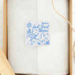 Ski Möhippa Sista skål på backen Fyrkantigt Klistermärke<br><div class="desc">Om du planerar en vintersemester för möhippa är dessa Après Ski-föremål det perfekta tillskottet för att göra helgen extra speciell! Med charmiga handritade illustrationer av skidor, drinkar, snöharar, diskobollar, champagne, skidstövlar och mer, ger varje detalj en lekfull och festlig stämning till din fest. Designade för att fånga essensen av en...</div>