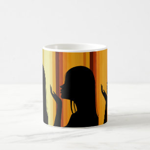 Skicka Kärlek: Flickan blowing Kiss Silhouette Magisk Mugg