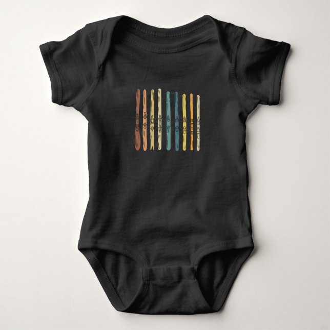 Skidåkning - Samling med skidbrädor T Shirt (Framsida)