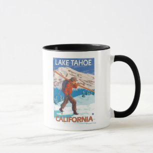 Skidar bärande snö för skieren - Lake Tahoe, Mugg