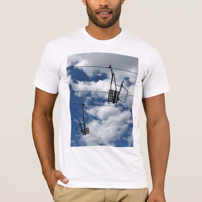Skidlift och himmel t-shirt (Framsida)