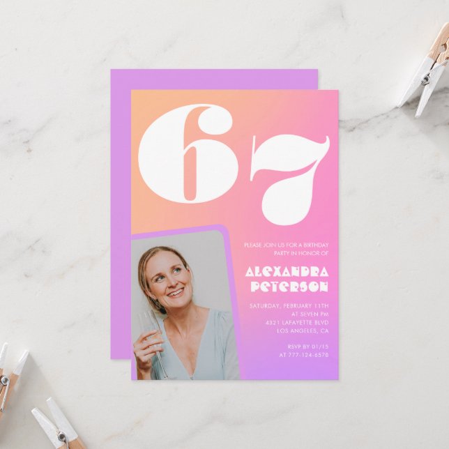 Skiftande rosa 67-års inbjudan Retro Foto (Fram/Back In Situ)