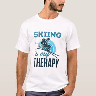 Skiing är min Snö-terapi, Skier-ski med nedförsbac T Shirt