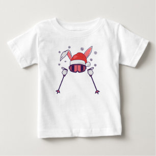 Skiing av Santa Rabbit med Santa Hat och skidpoler T Shirt