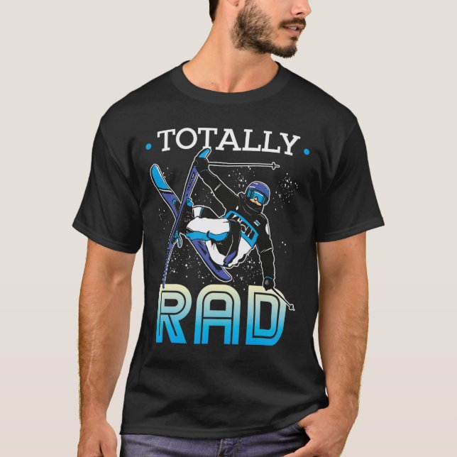 Skiing Outfit Nordic Skier Ski Totally Rad  T Shirt (Framsida)