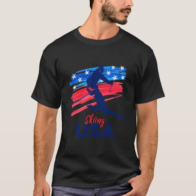 Skiing Usa Support The Team Usa Flag Ski Winter T Shirt (Framsida)