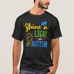 Skina ett ljus på Autism Pappa födelsedag T Shirt
