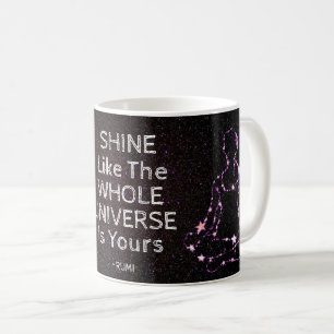 Skina som hela det enhetliga rumi kaffemugg