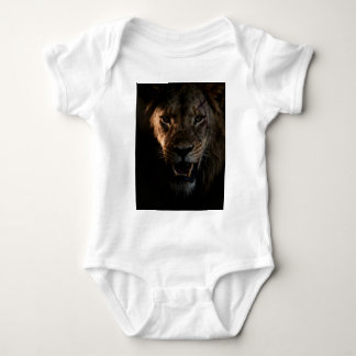 skjorta med ett lejon t shirt