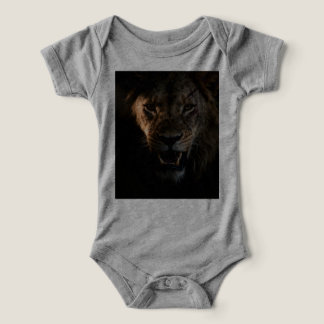 skjorta med ett lejon t shirt