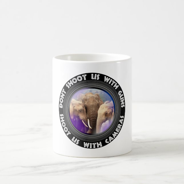 Skjut inte oss Elephant-familjen Kaffemugg (Center)