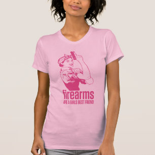 Skjutvapen är en flickabästa vänskjorta t shirt