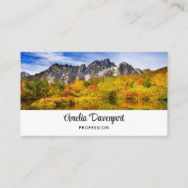 Skog och berg i det scena landskapet visitkort