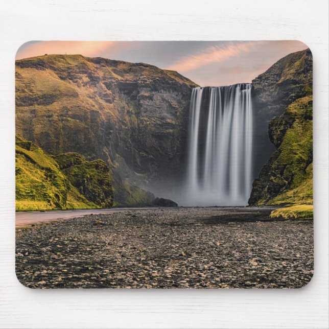 Skogafoss vattenfall i morgonsoluppgången musmatta (Framsidan)