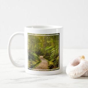 Skogar Fotväg in i skogen Kaffemugg